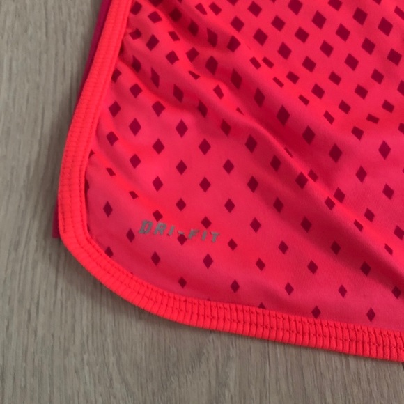 Nike Dri-fit tank - Picture 3 of 4